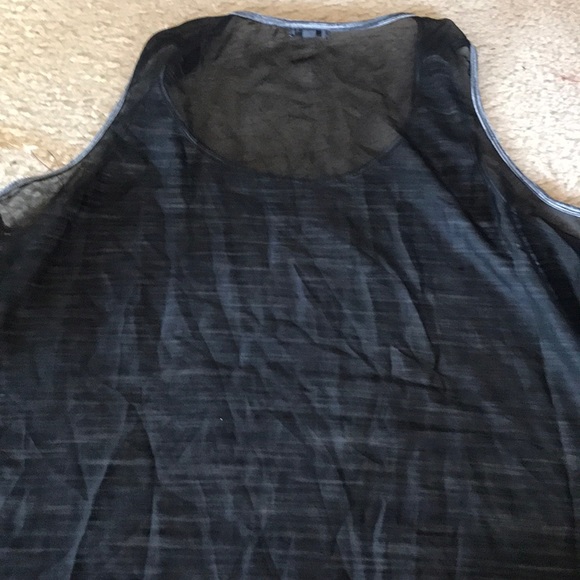 Skull tank ☠️ - Picture 2 of 2